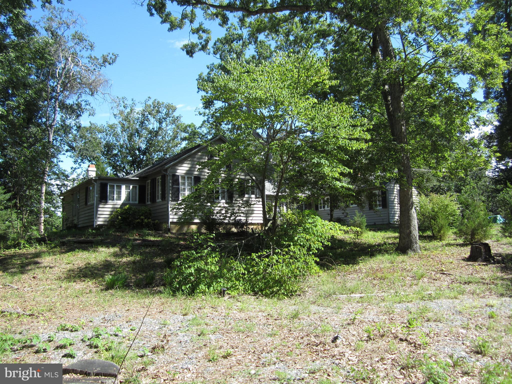 9703 CEDAR LANE