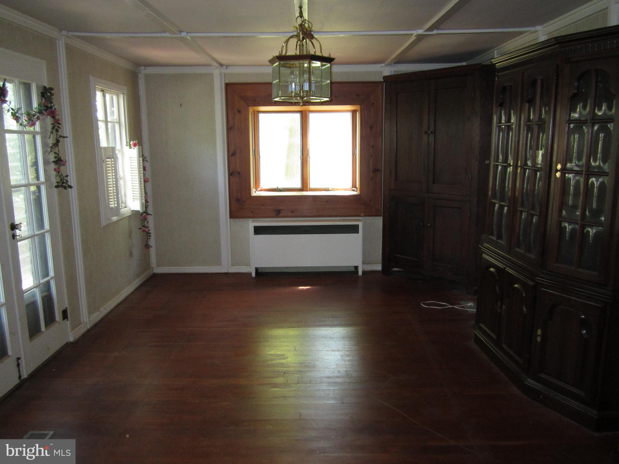 9703 CEDAR LANE