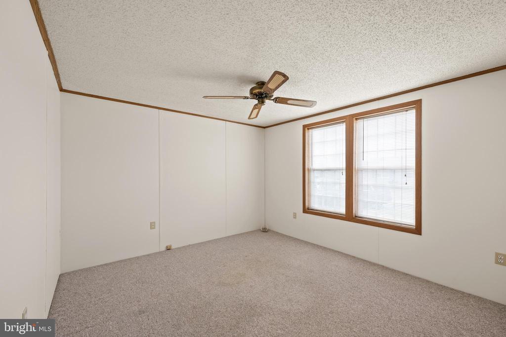 11917 GLEN CIRCLE
