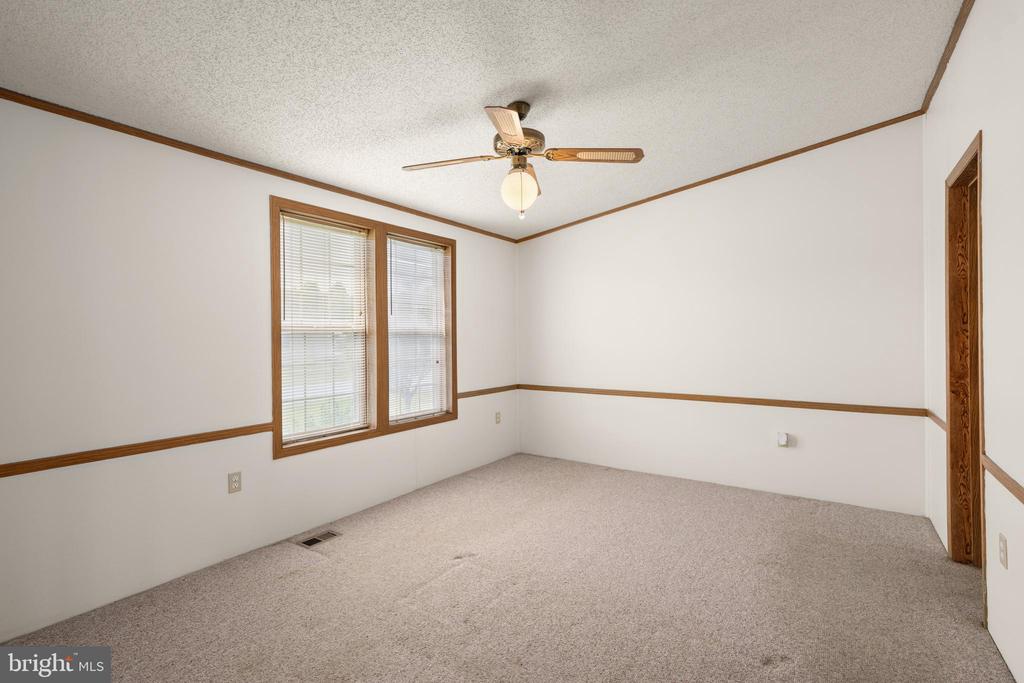 11917 GLEN CIRCLE