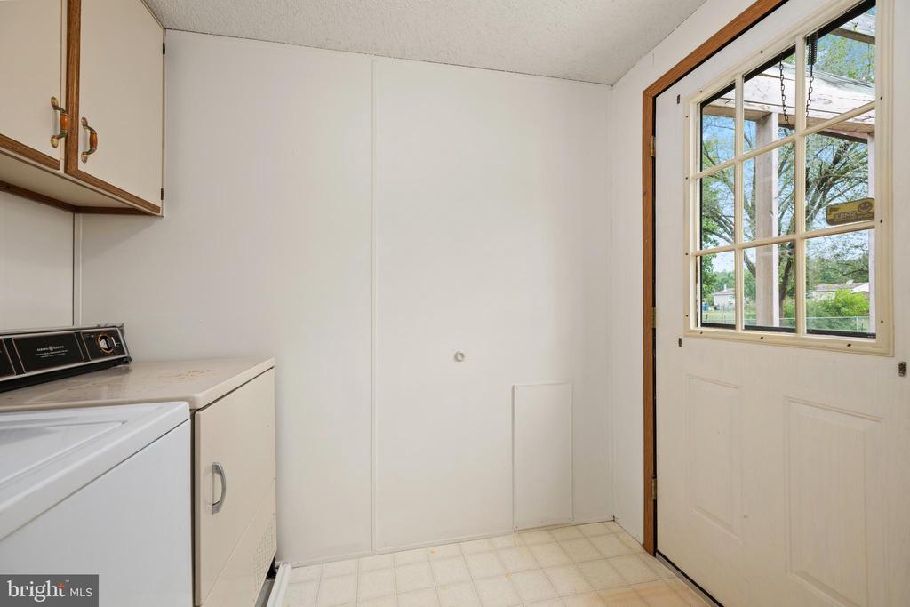 11917 GLEN CIRCLE