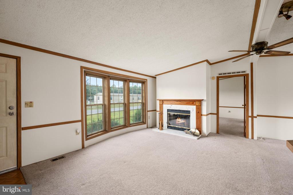 11917 GLEN CIRCLE