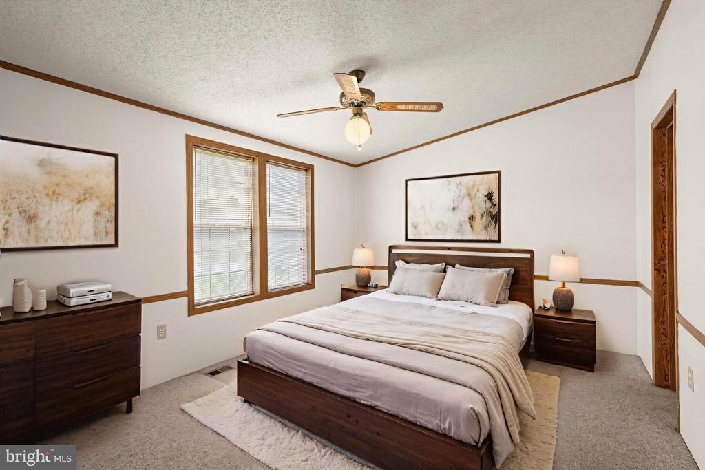 11917 GLEN CIRCLE