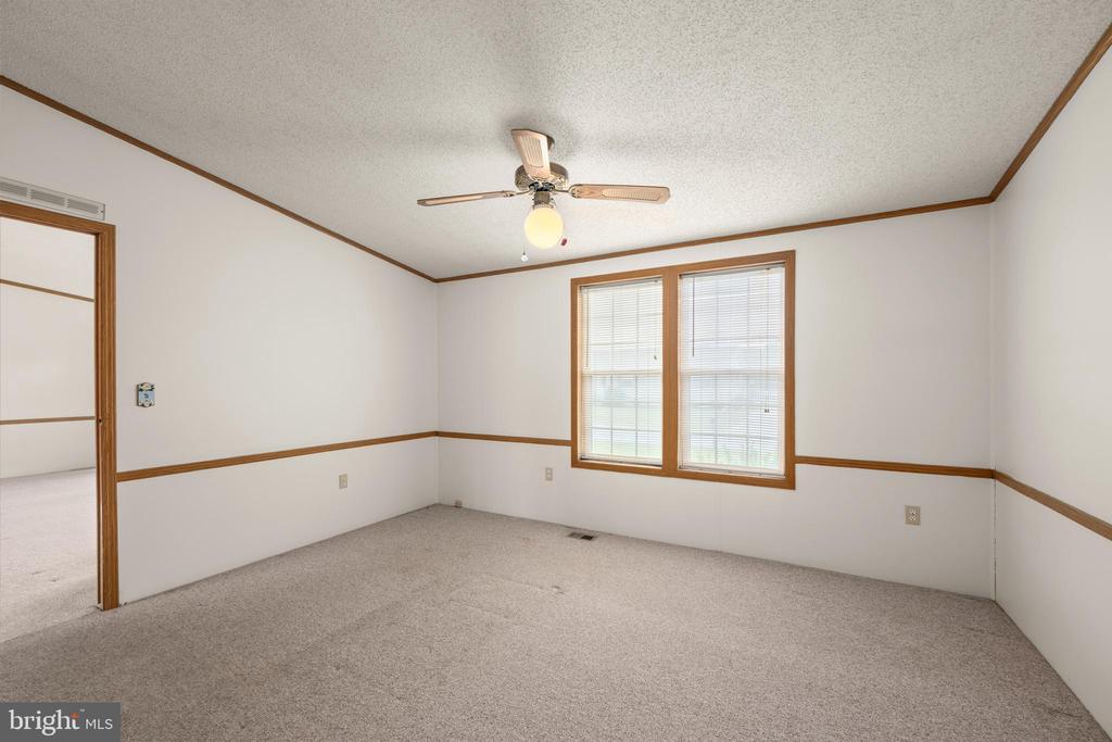 11917 GLEN CIRCLE