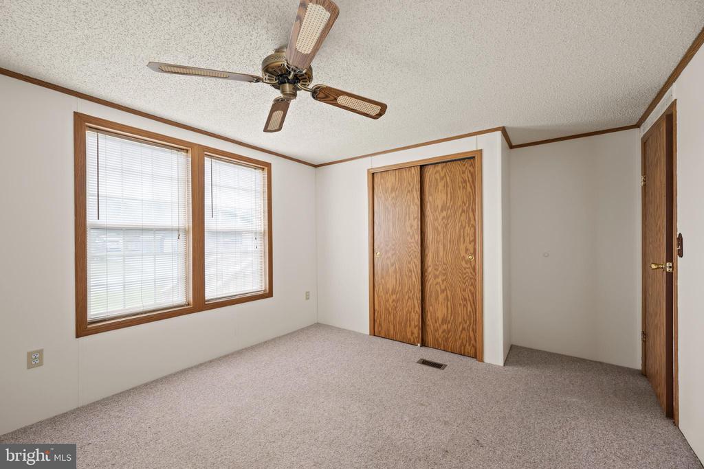 11917 GLEN CIRCLE