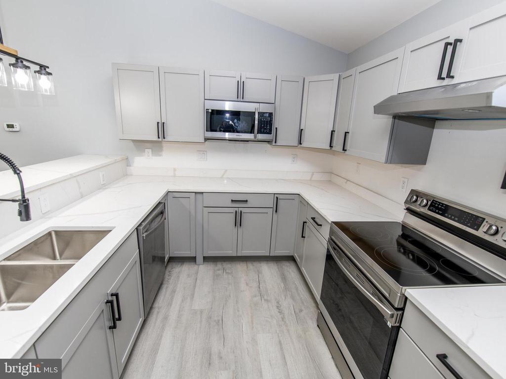 21740 LOVERS LANE