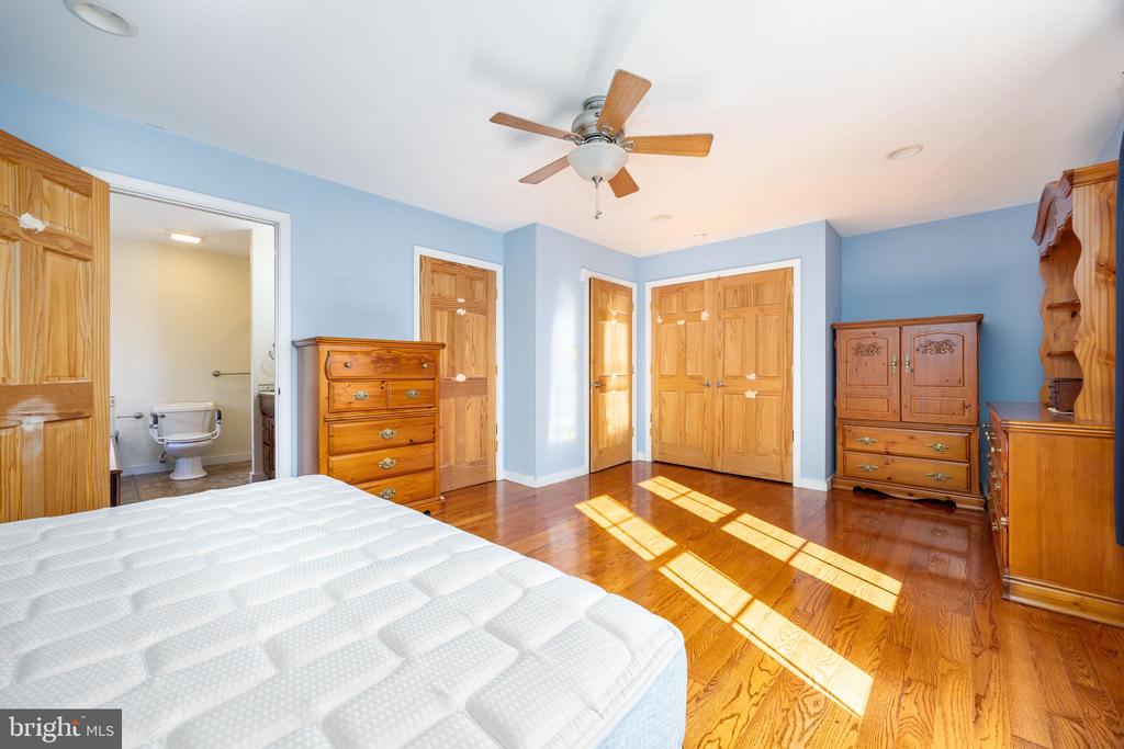 3221 BOONE ROAD