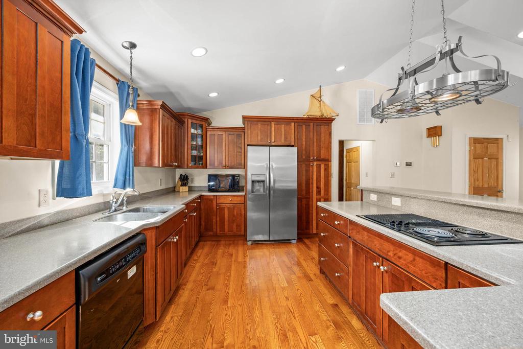 3221 BOONE ROAD