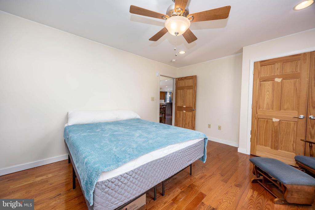 3221 BOONE ROAD