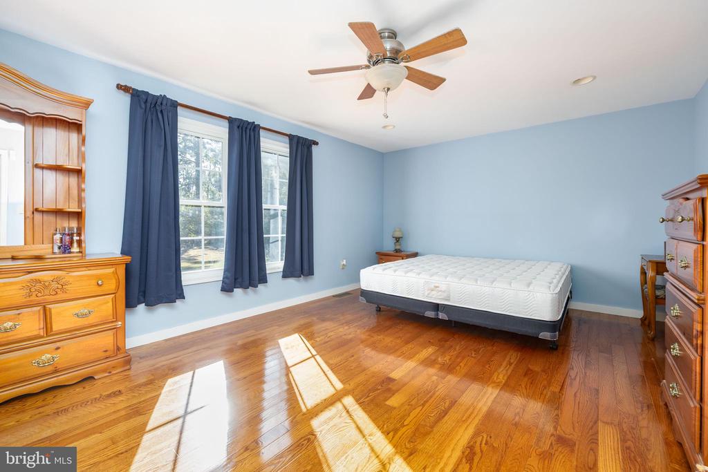 3221 BOONE ROAD