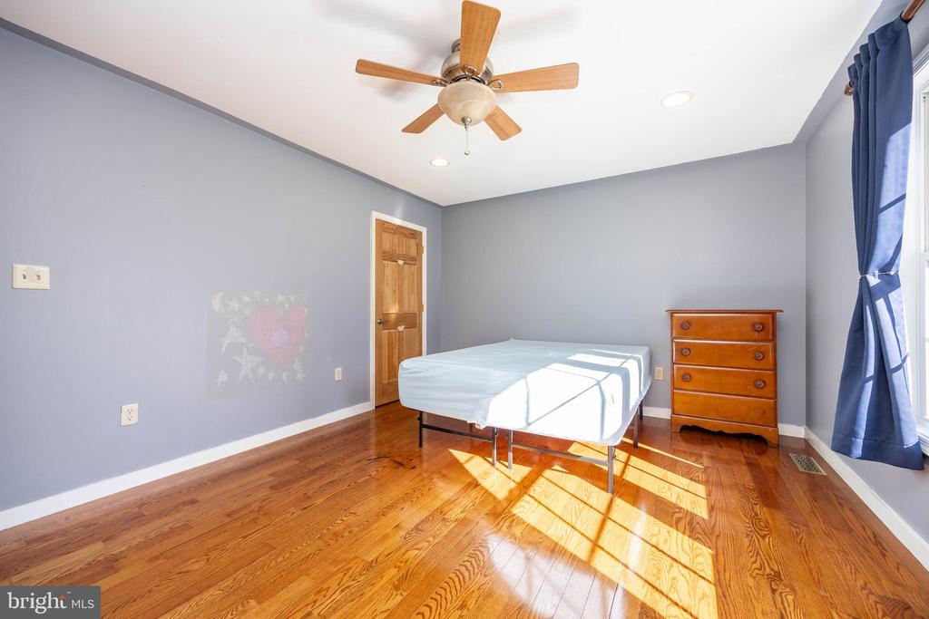 3221 BOONE ROAD