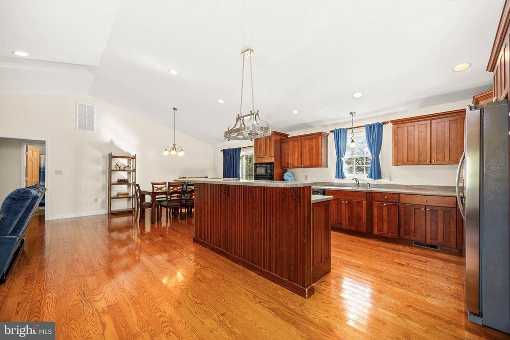 3221 BOONE ROAD