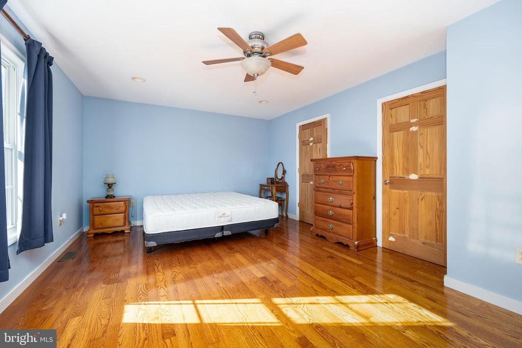 3221 BOONE ROAD
