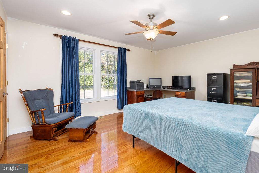 3221 BOONE ROAD
