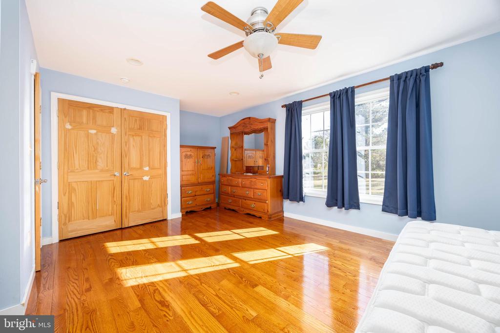3221 BOONE ROAD