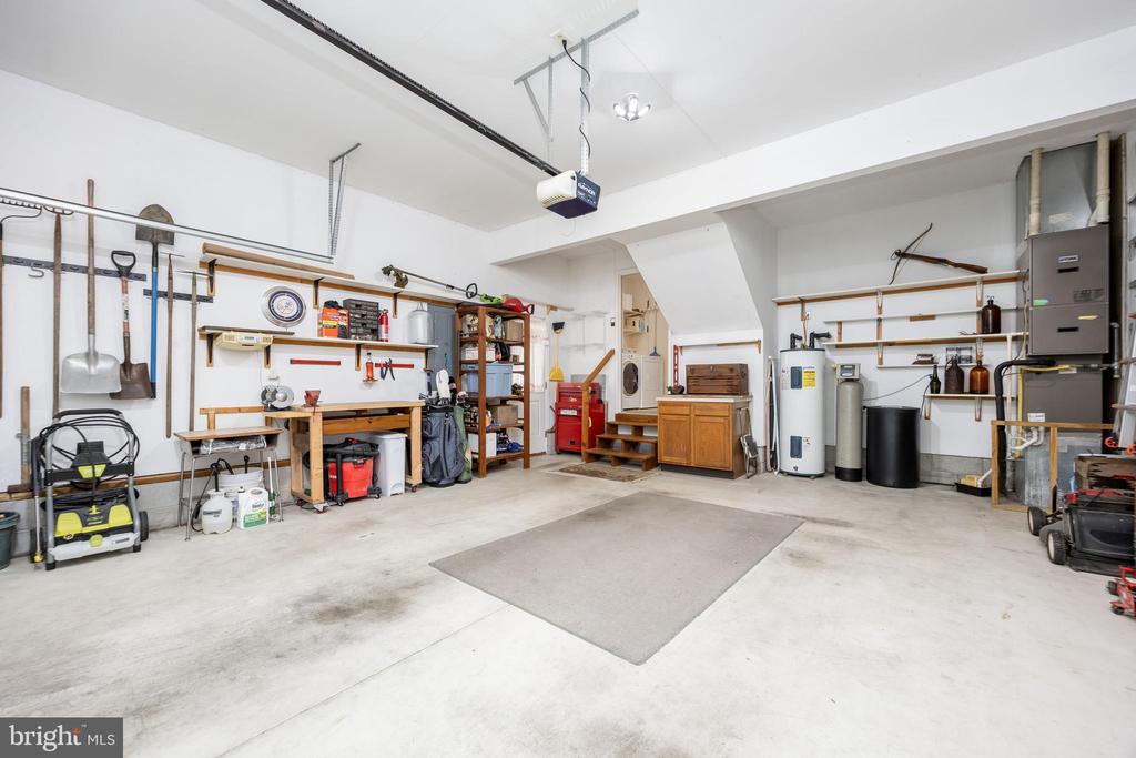 11635 DENNIS DRIVE