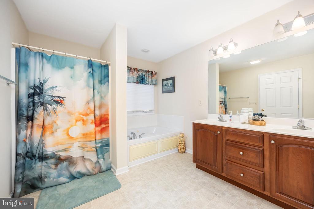 11635 DENNIS DRIVE