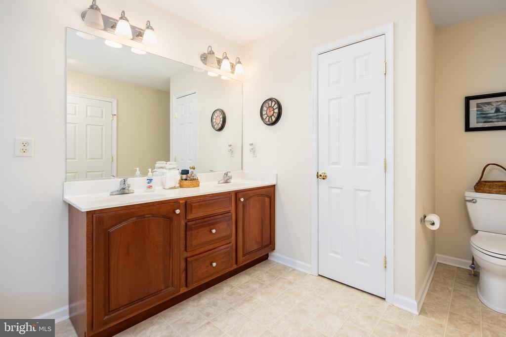 11635 DENNIS DRIVE