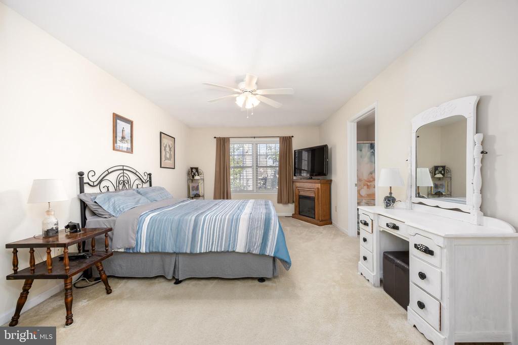 11635 DENNIS DRIVE