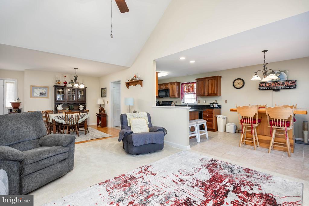 11635 DENNIS DRIVE