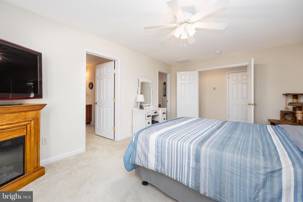 11635 DENNIS DRIVE