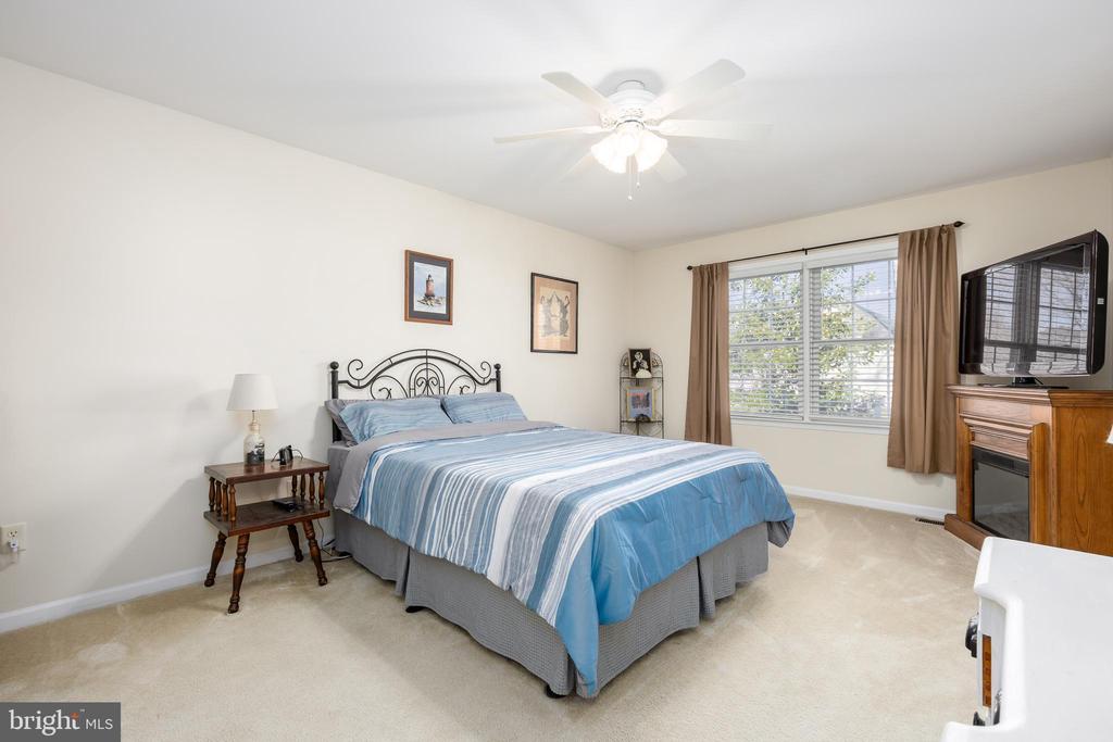 11635 DENNIS DRIVE