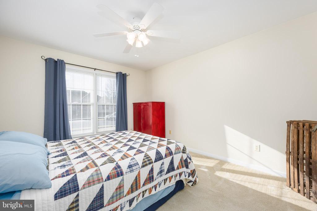 11635 DENNIS DRIVE