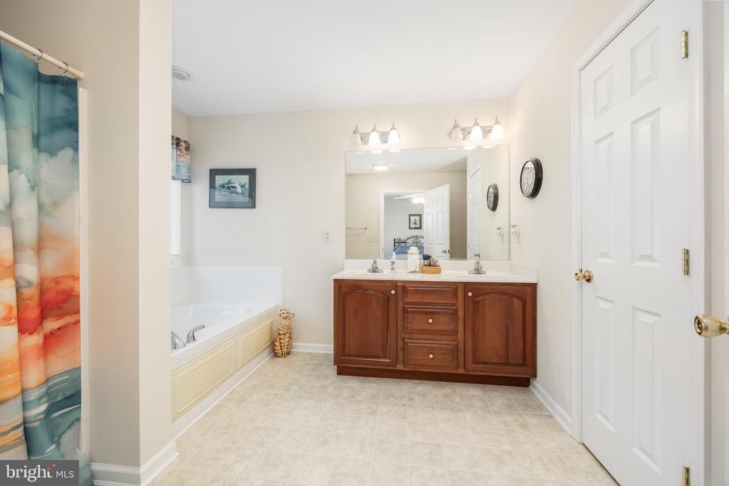 11635 DENNIS DRIVE