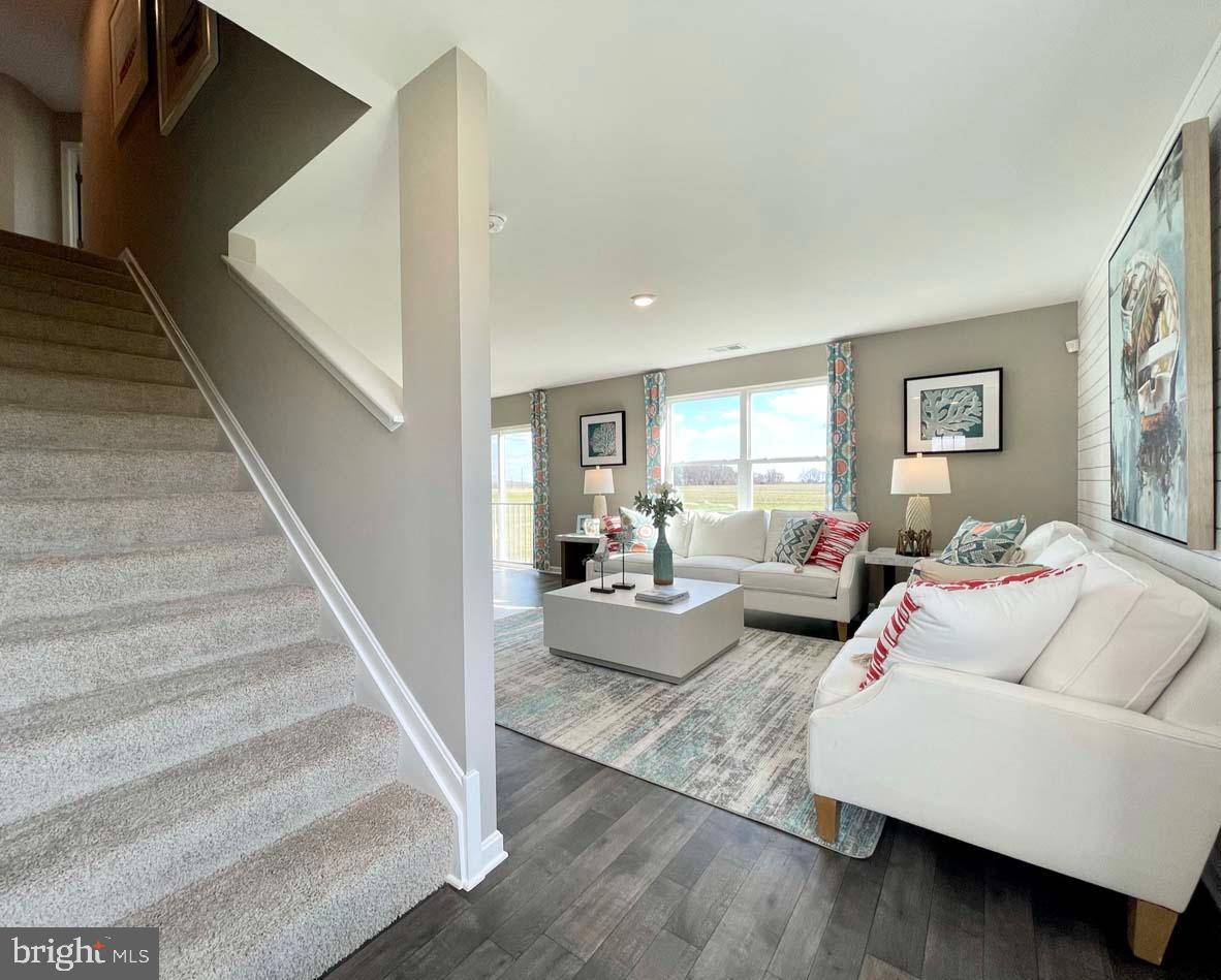 819 TYNE LOOP