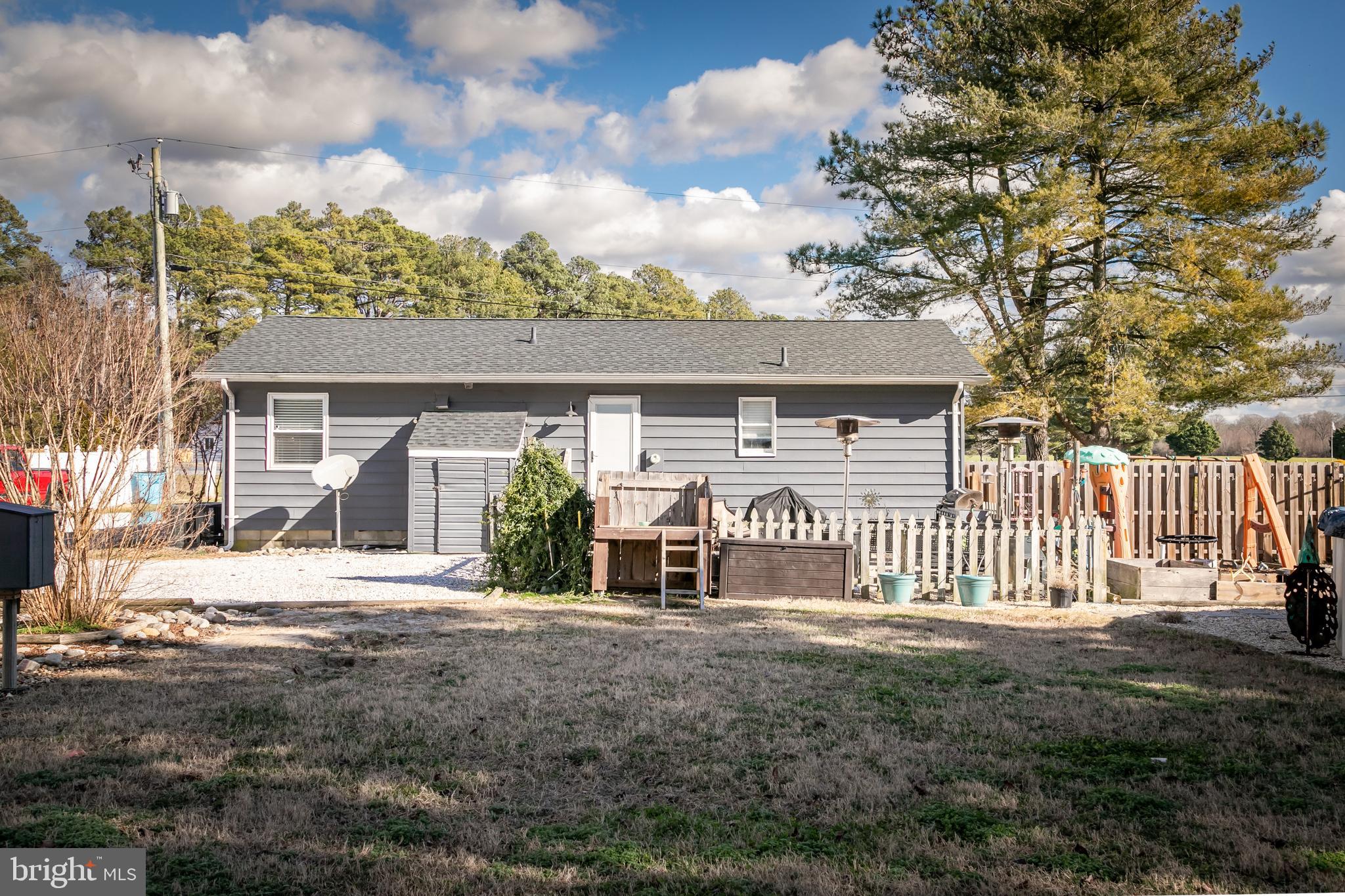 27227 OCEAN GATEWAY