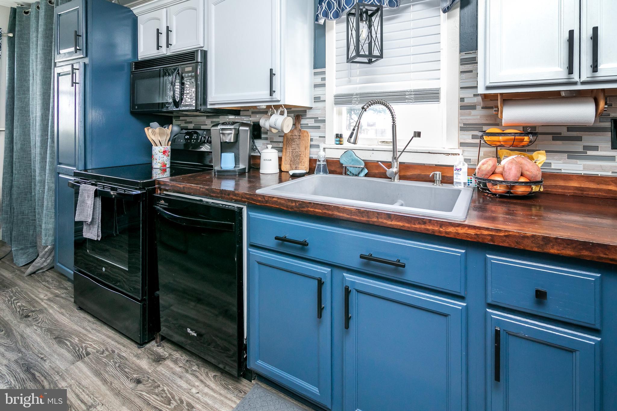 27227 OCEAN GATEWAY