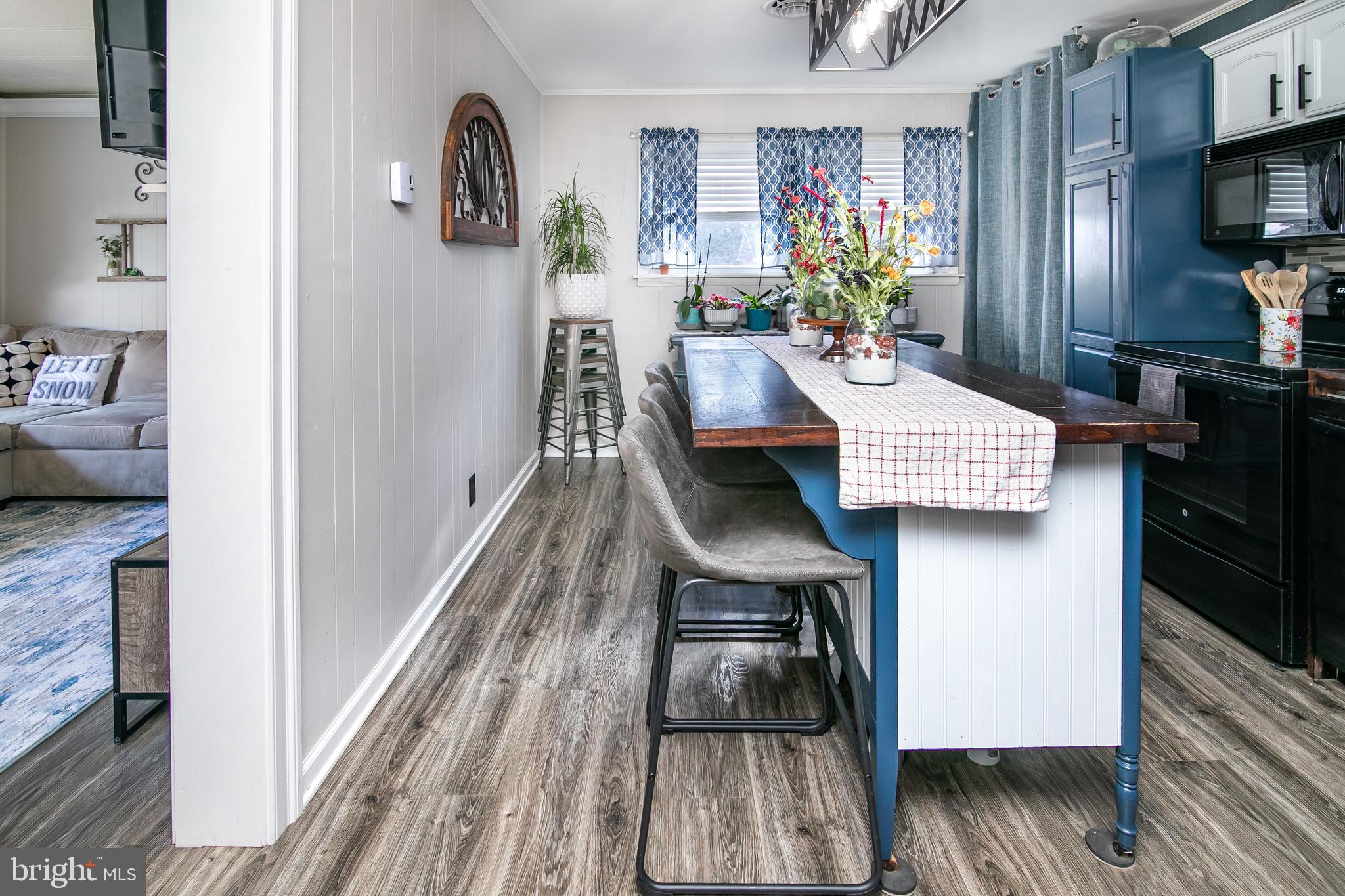 27227 OCEAN GATEWAY