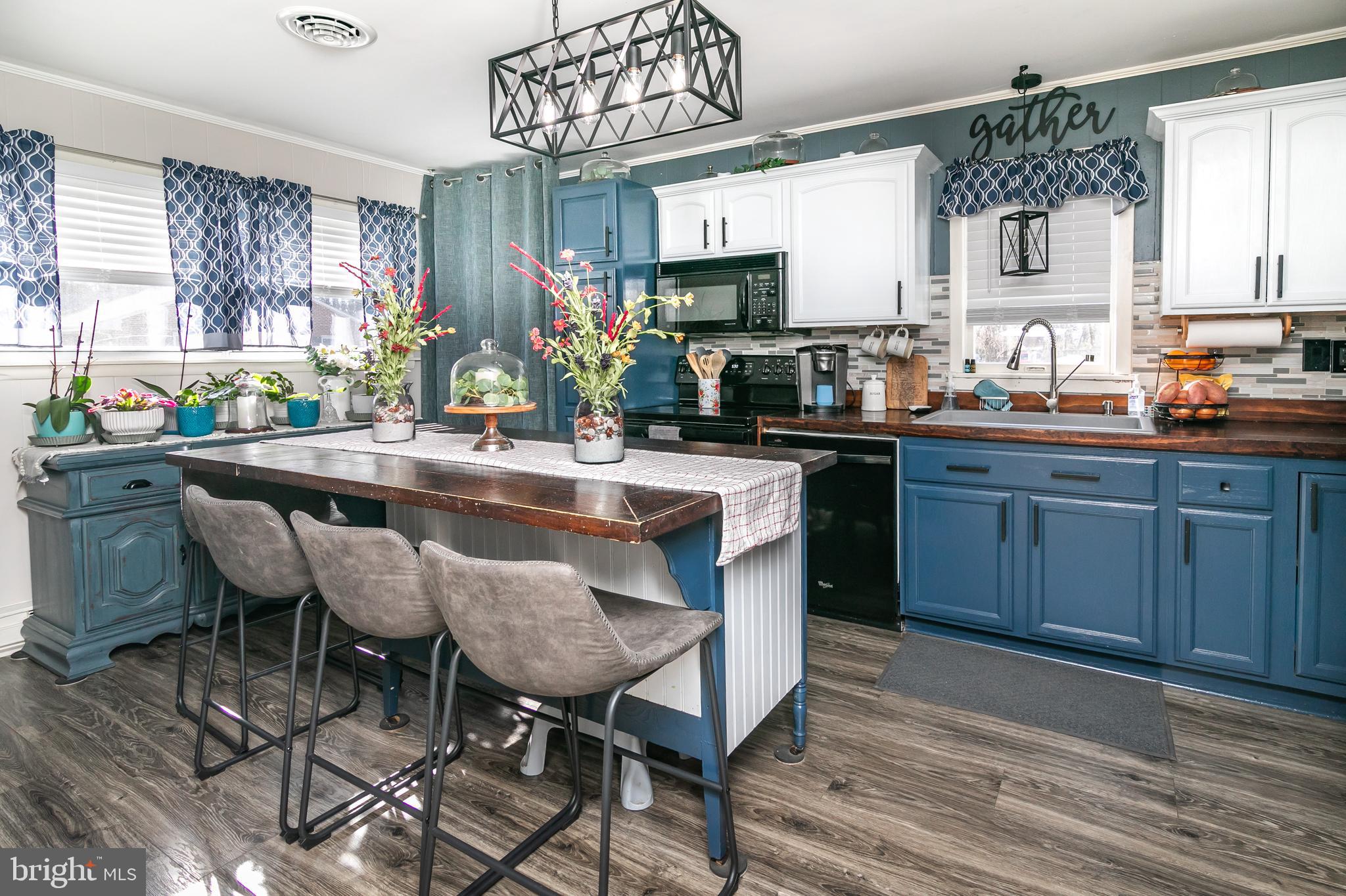 27227 OCEAN GATEWAY