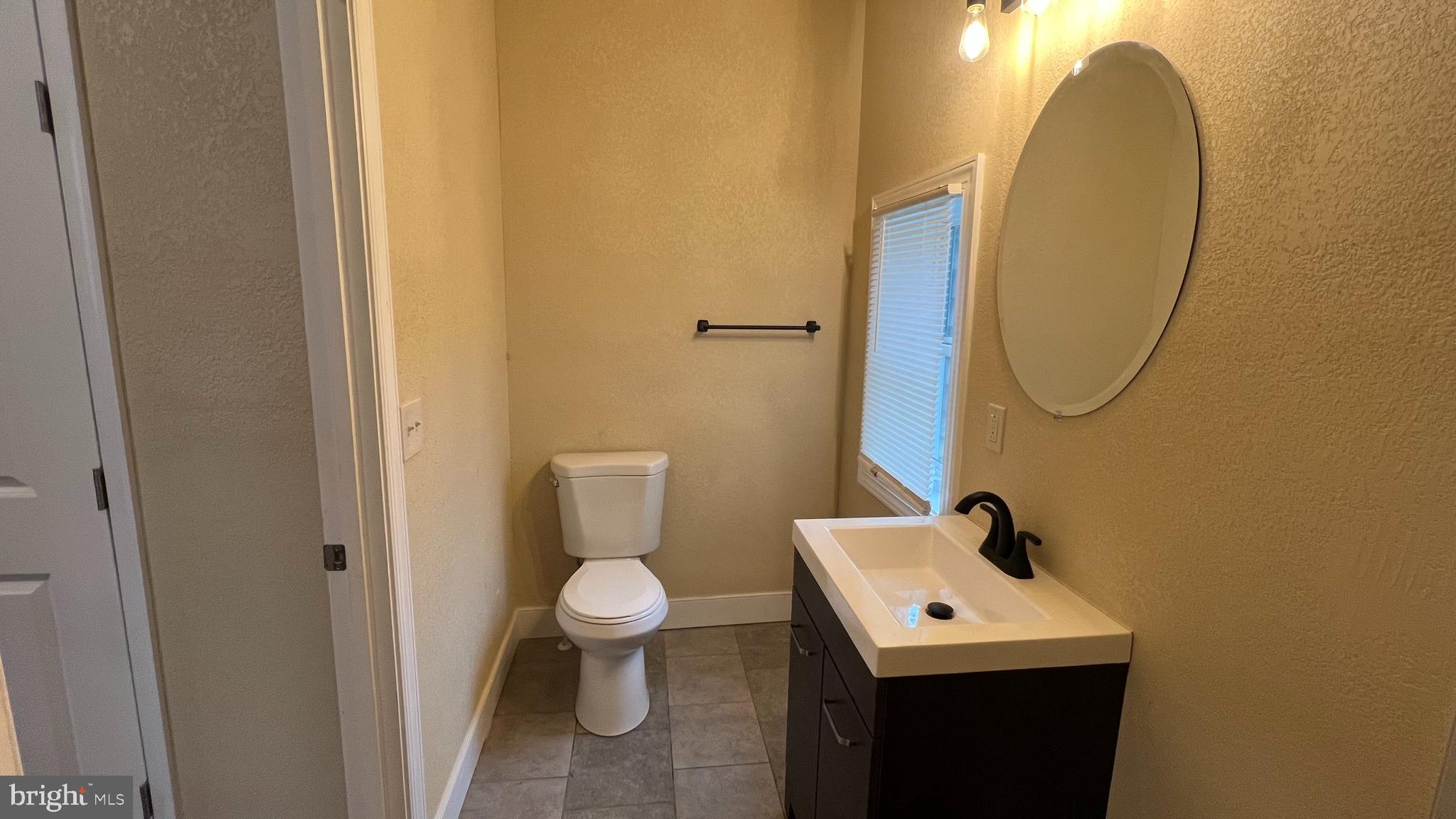 214 E ISABELLA STREET