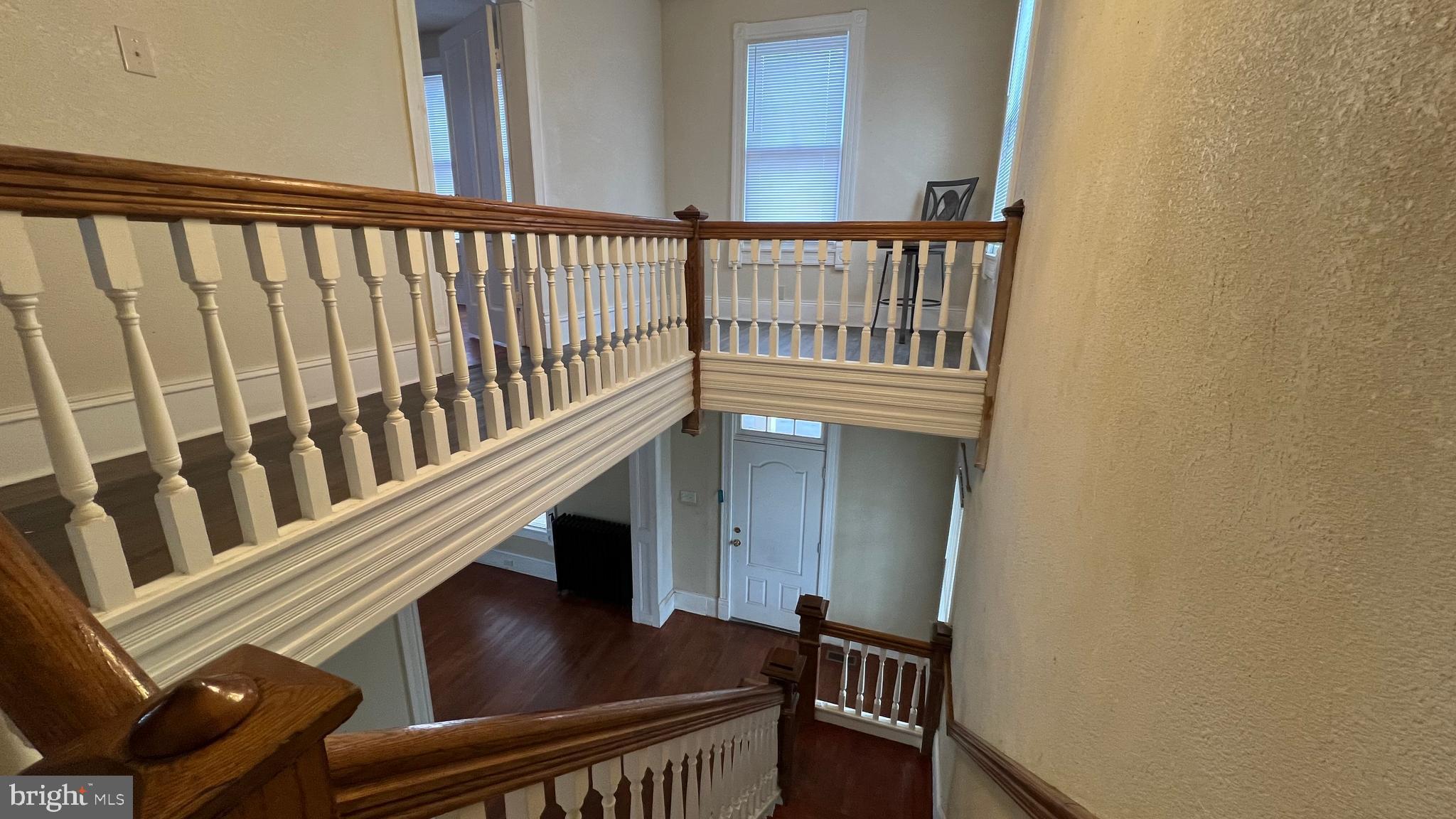 214 E ISABELLA STREET