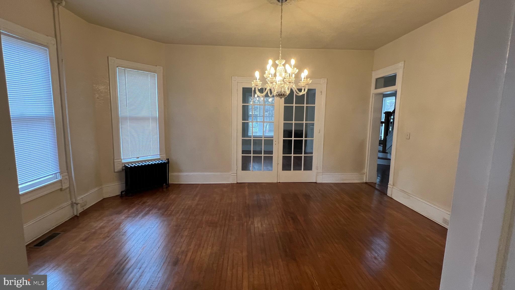 214 E ISABELLA STREET