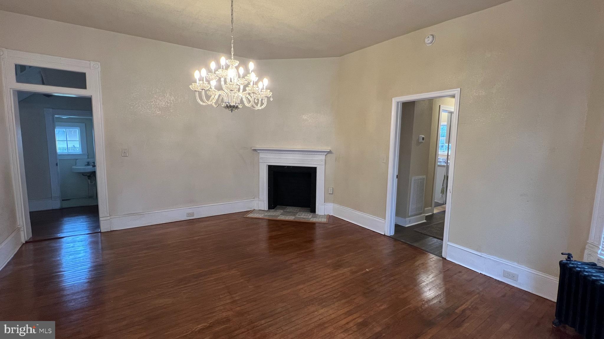 214 E ISABELLA STREET