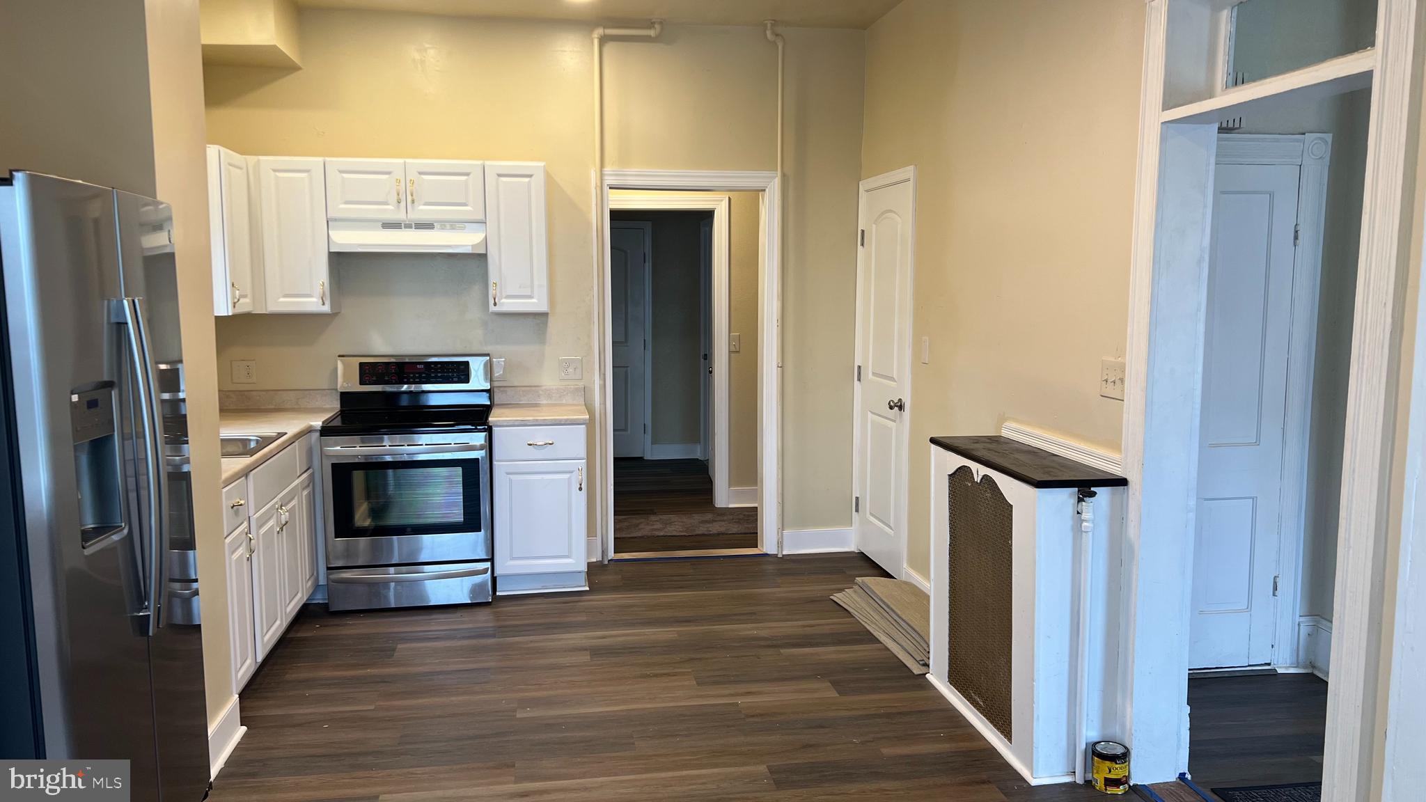 214 E ISABELLA STREET