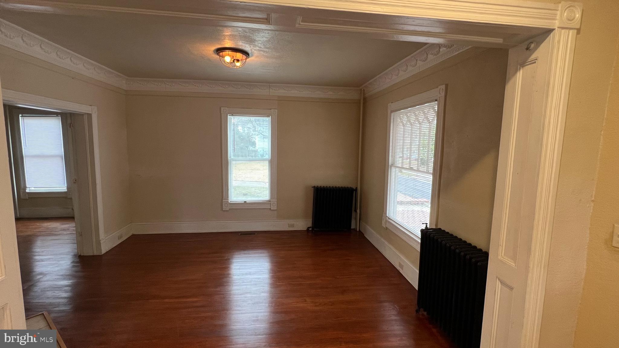 214 E ISABELLA STREET