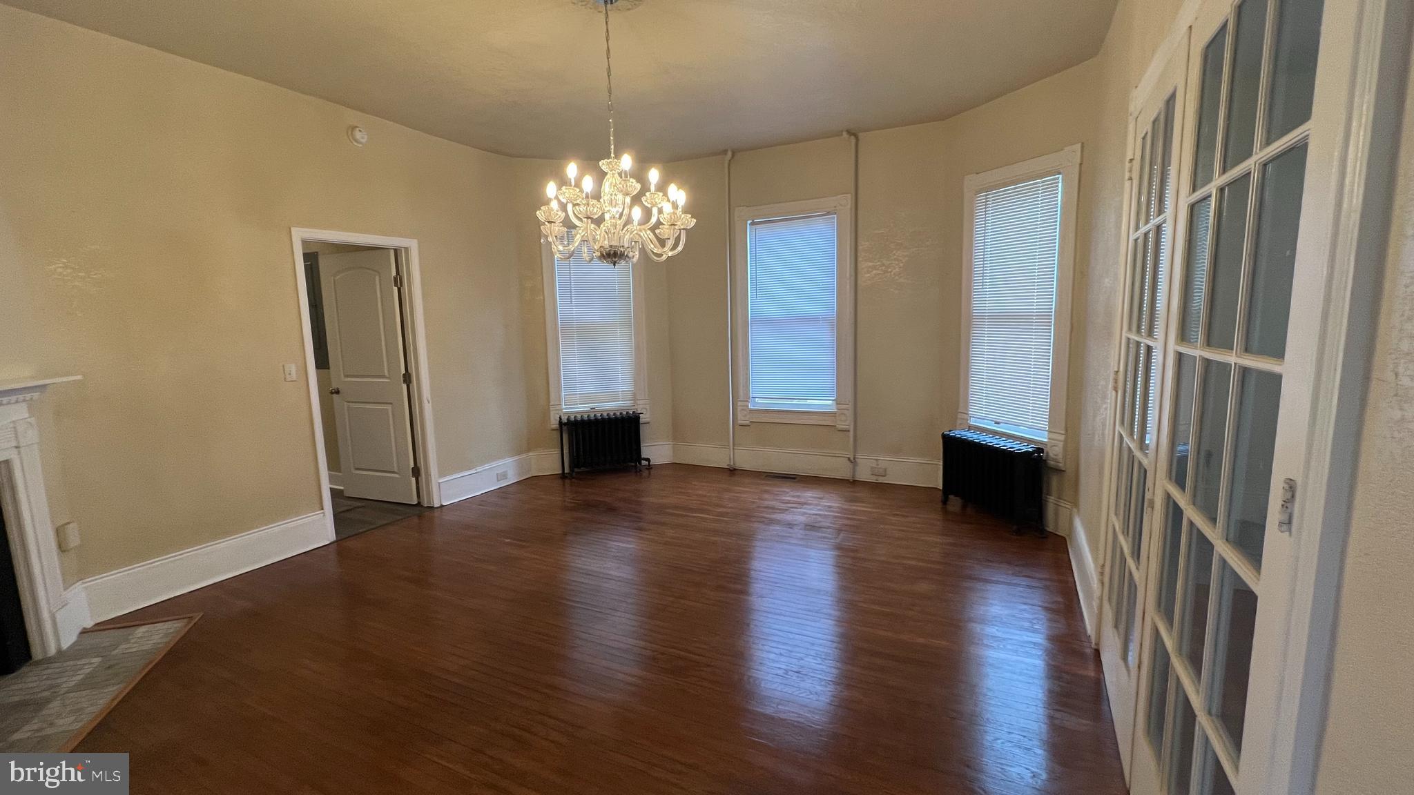 214 E ISABELLA STREET