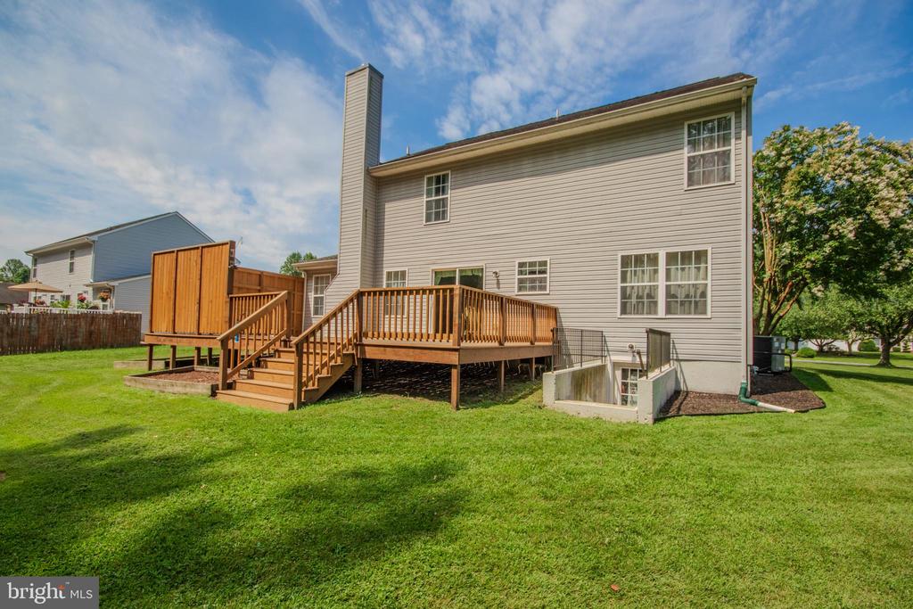 8595 SHADOW LANE