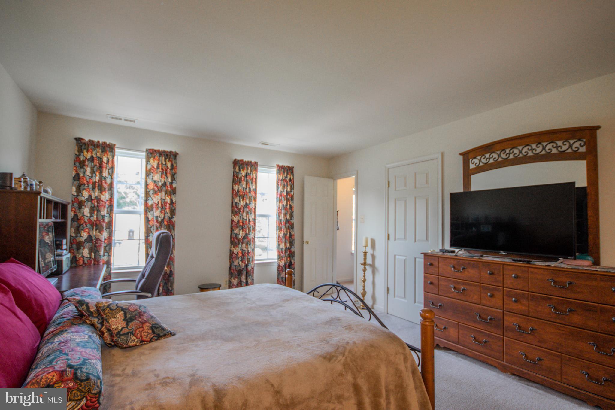 8595 SHADOW LANE