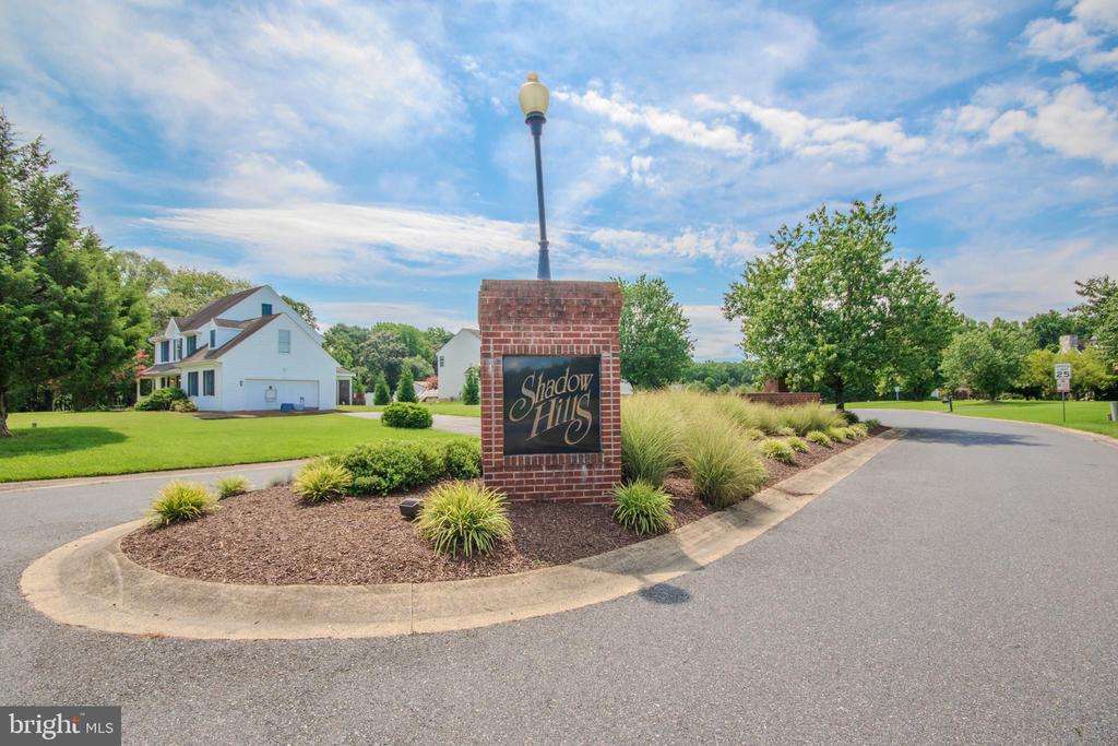 8595 SHADOW LANE