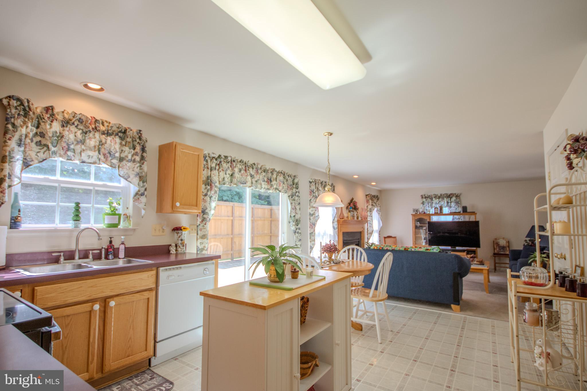 8595 SHADOW LANE