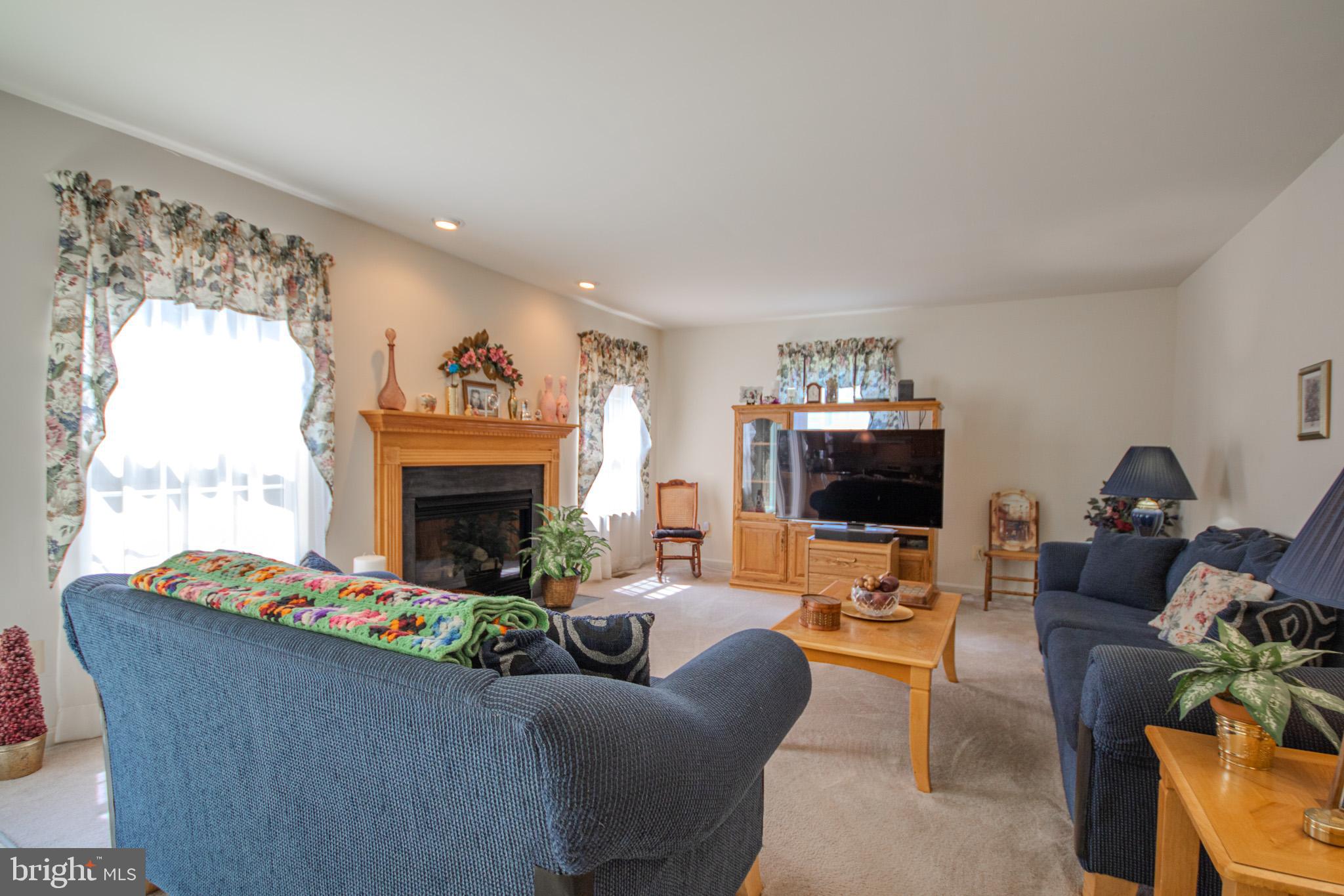 8595 SHADOW LANE