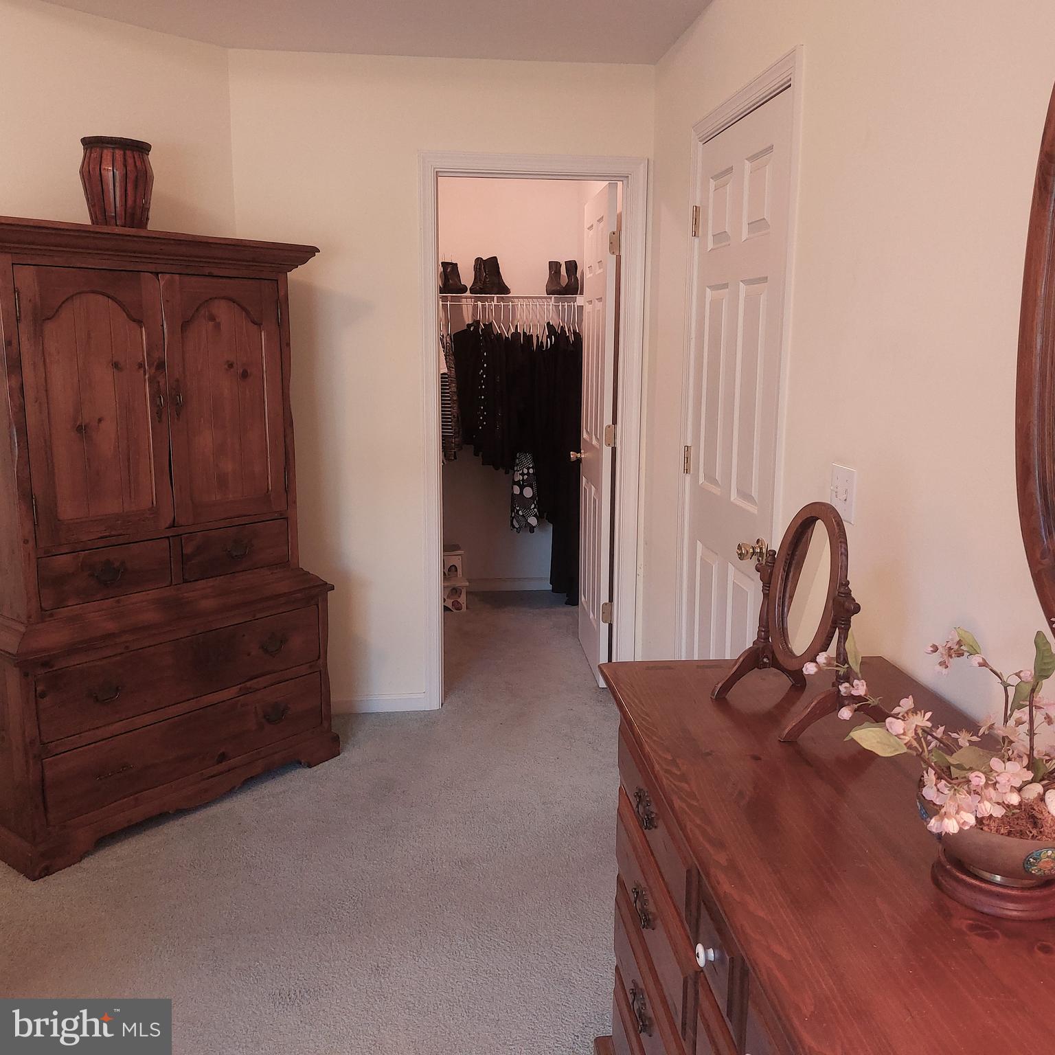 903 SAPPHIRE COURT