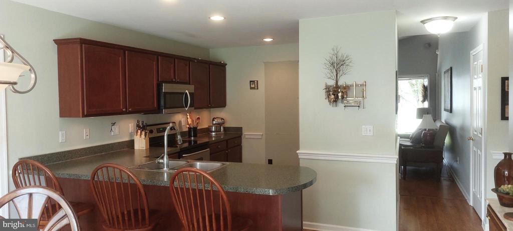 903 SAPPHIRE COURT