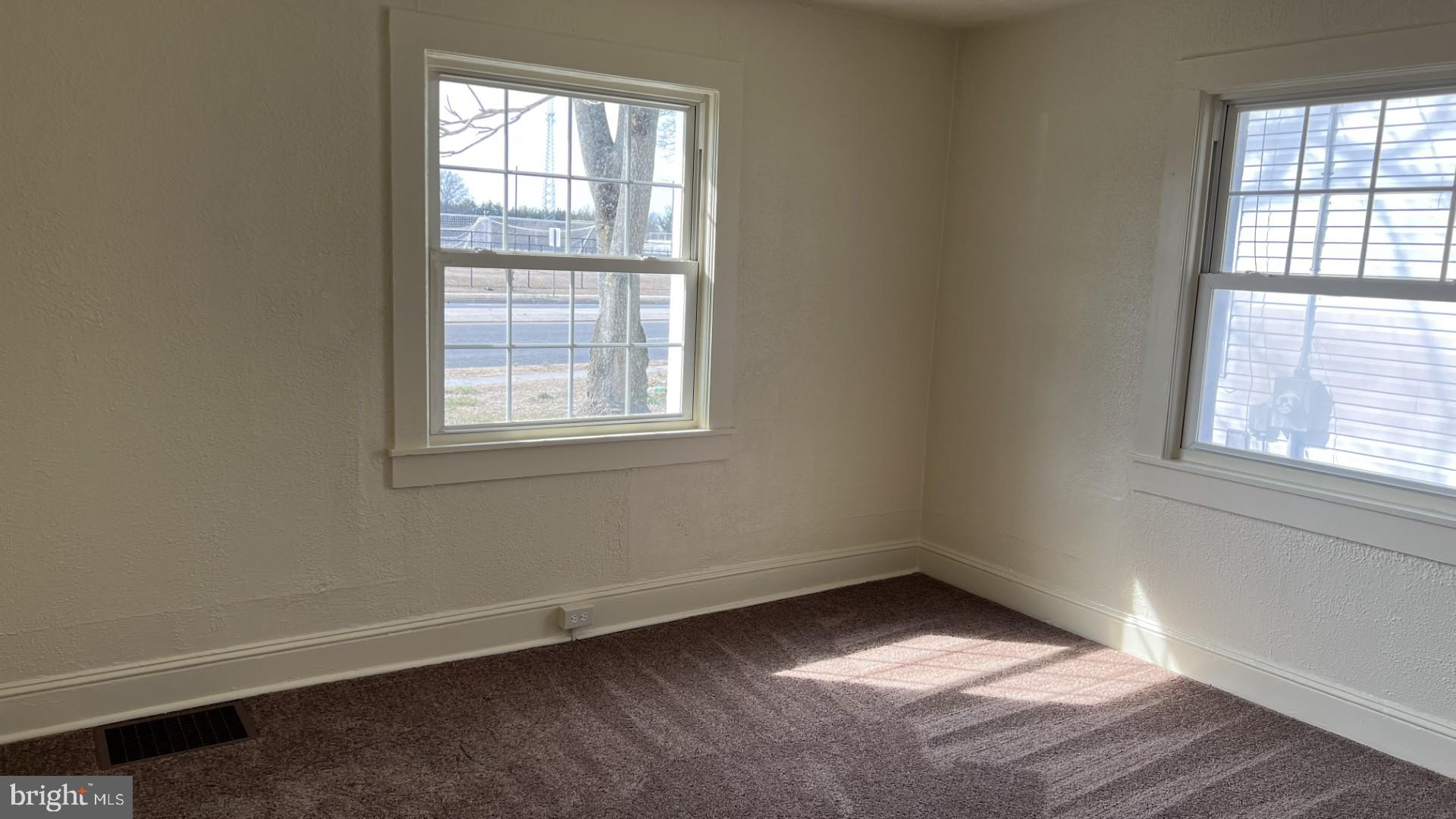 313 E COLLEGE AVENUE