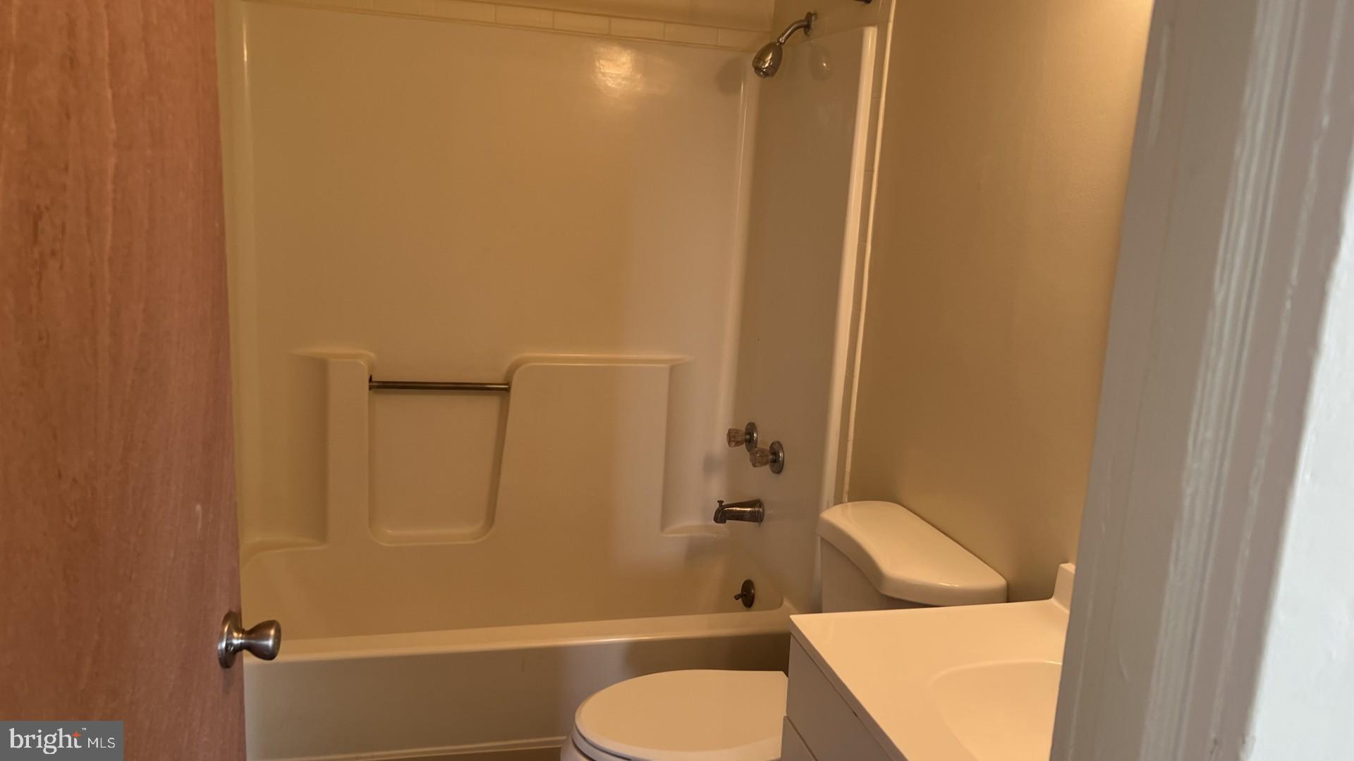 313 E COLLEGE AVENUE