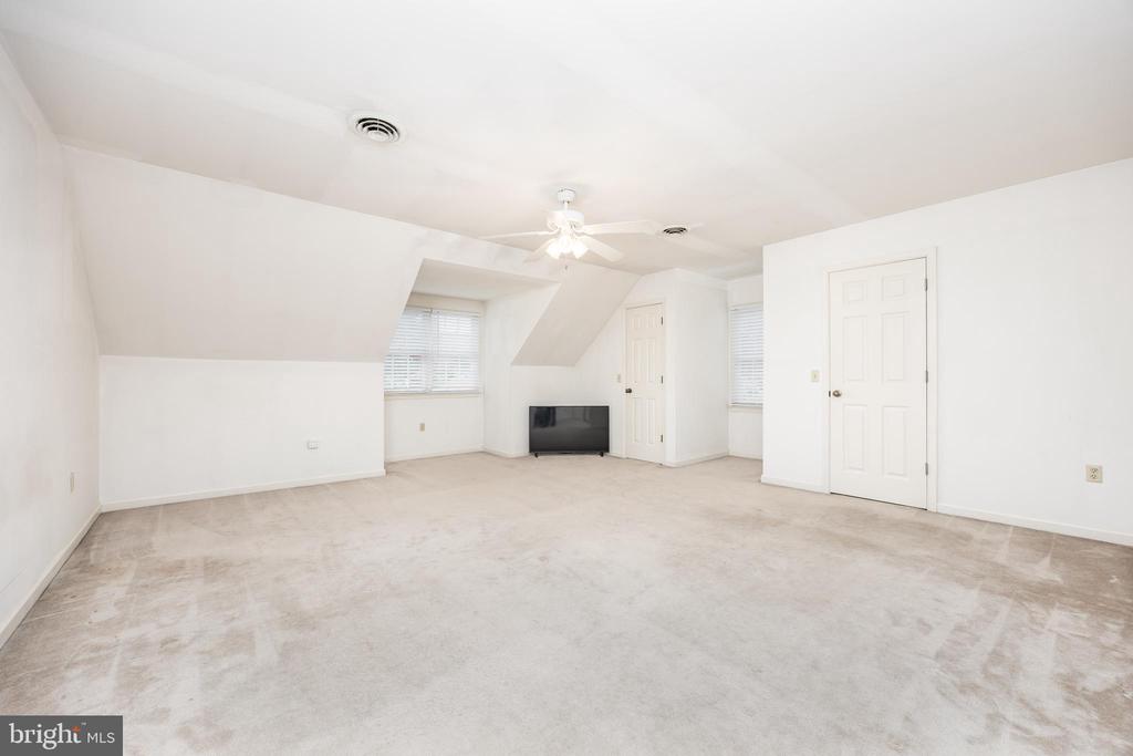30085 HAYMARKET COURT